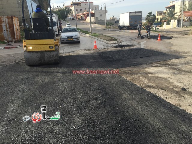   كفرقاسم فيديو: اهالي يتذمرون من ساعات عمل طواقم ترميم الشوارع والطاقم يعقب  ليس الامر بأيدينا فهناك امور تجبرنا على ذلك  